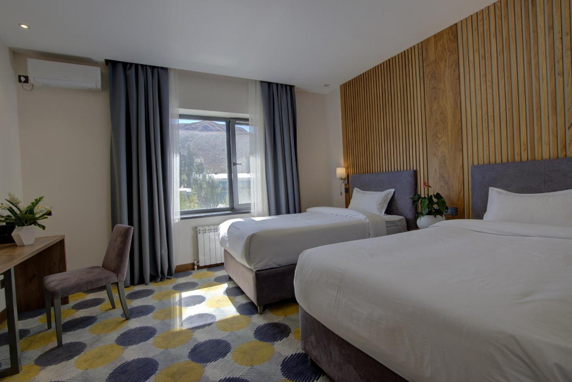 Grand Khan Tengri 4* Naryn Esterno foto