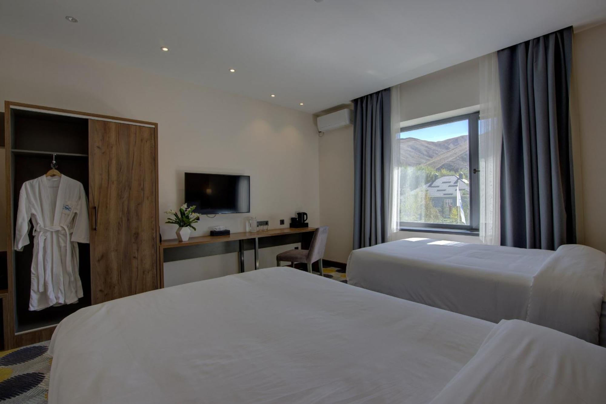 Grand Khan Tengri 4* Naryn Esterno foto