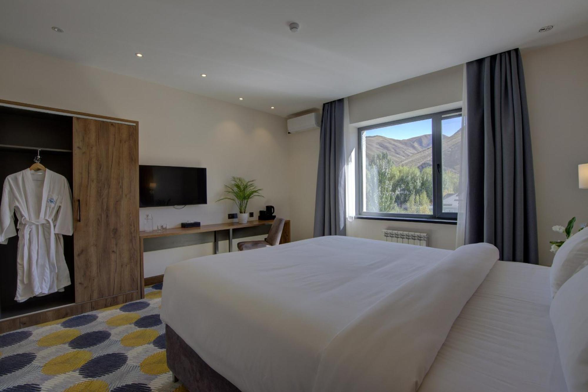 Grand Khan Tengri 4* Naryn Esterno foto