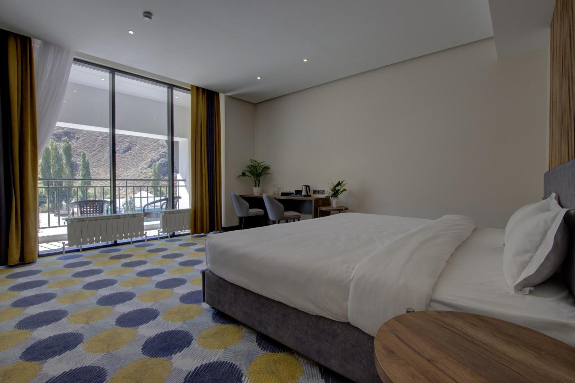 Grand Khan Tengri 4* Naryn Esterno foto